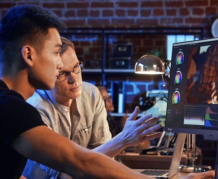 A creator working his project on two ProArt Displays