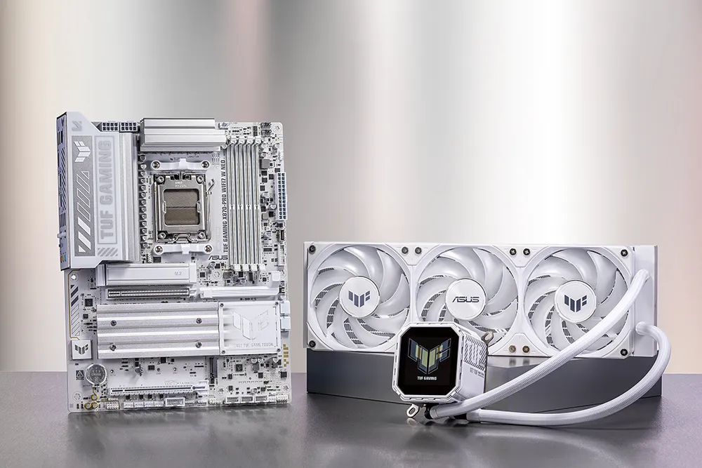 Das TUF GAMING X870-PRO WIFI7 W NEO Mainboard steht aufrecht neben einem kompatiblen ASUS AIO-Kühler, um die Kompatibilität der Kühler für leistungsstarke Gaming-Builds zu veranschaulichen.